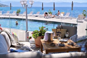 Outdoor pool, sun loungers