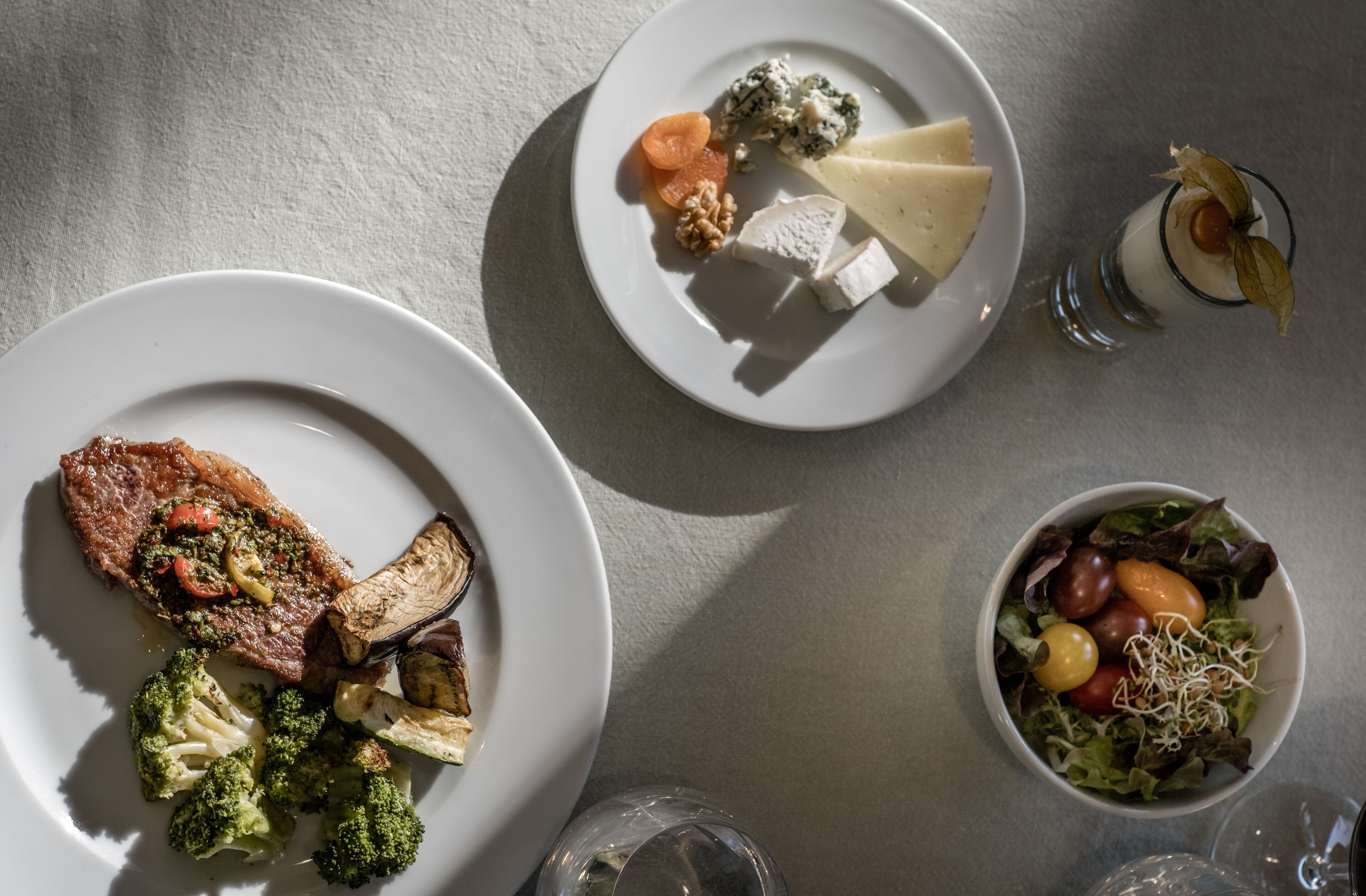 daily buffet breakfast (eur 16 per person)