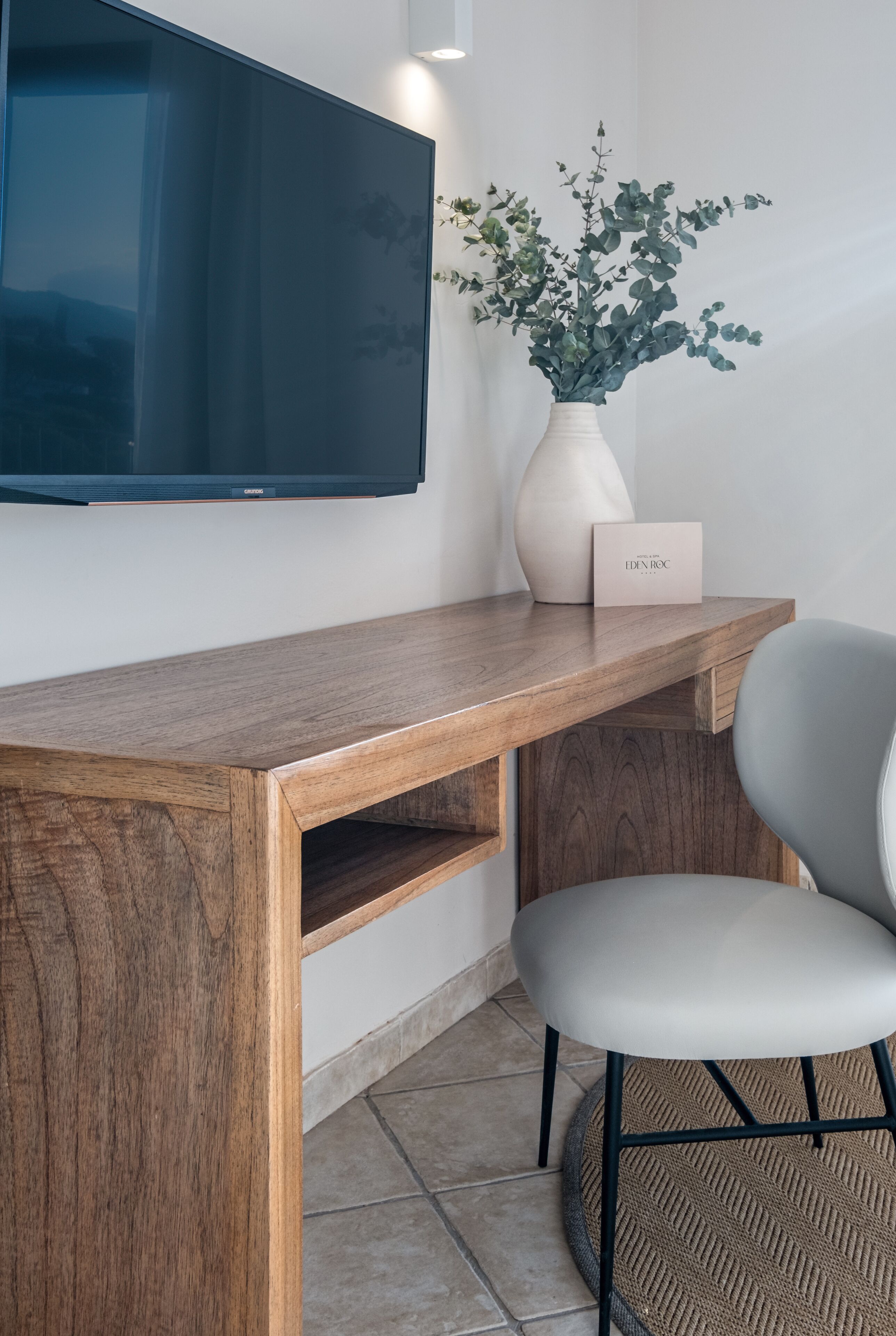 double room, sea view | in-room safe, desk, iron/ironing board, cots/infant beds