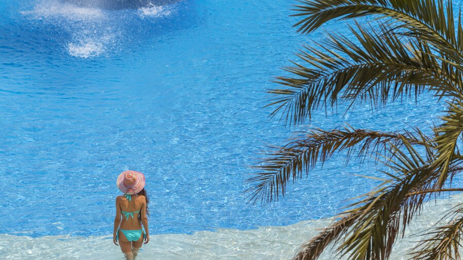 Costa Encantada Suites & Resort