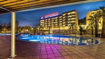 Front of property – evening/night