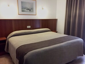 Verduisterende gordijnen, babybedden, beddengoed