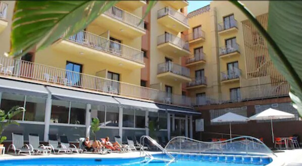 Outdoor pool - Hotel Stella Maris (Blanes)