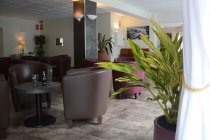 Een 15-cm televisie met satellietzenders