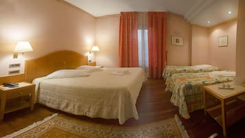 Standardzimmer | Zimmersafe, Schreibtisch, schallisolierte Zimmer, Babybetten