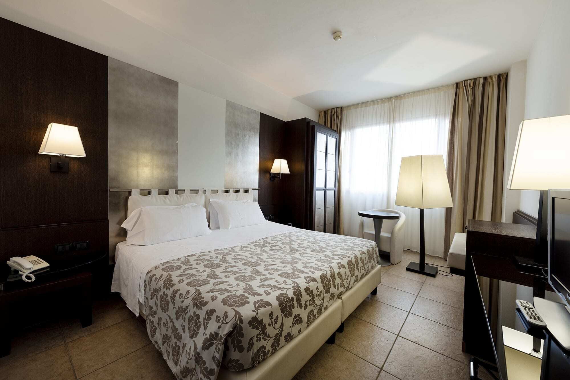 Minibar, in-room safe, desk, blackout curtains