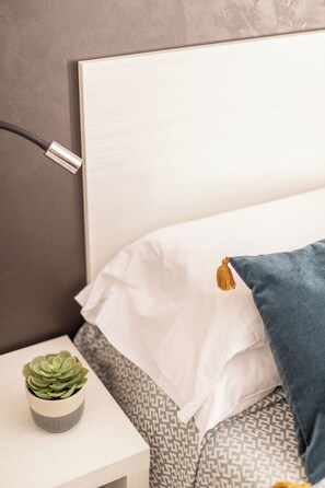 In-room safe, desk, free WiFi, bed sheets - Hotel La Tavernetta (Ravenna)