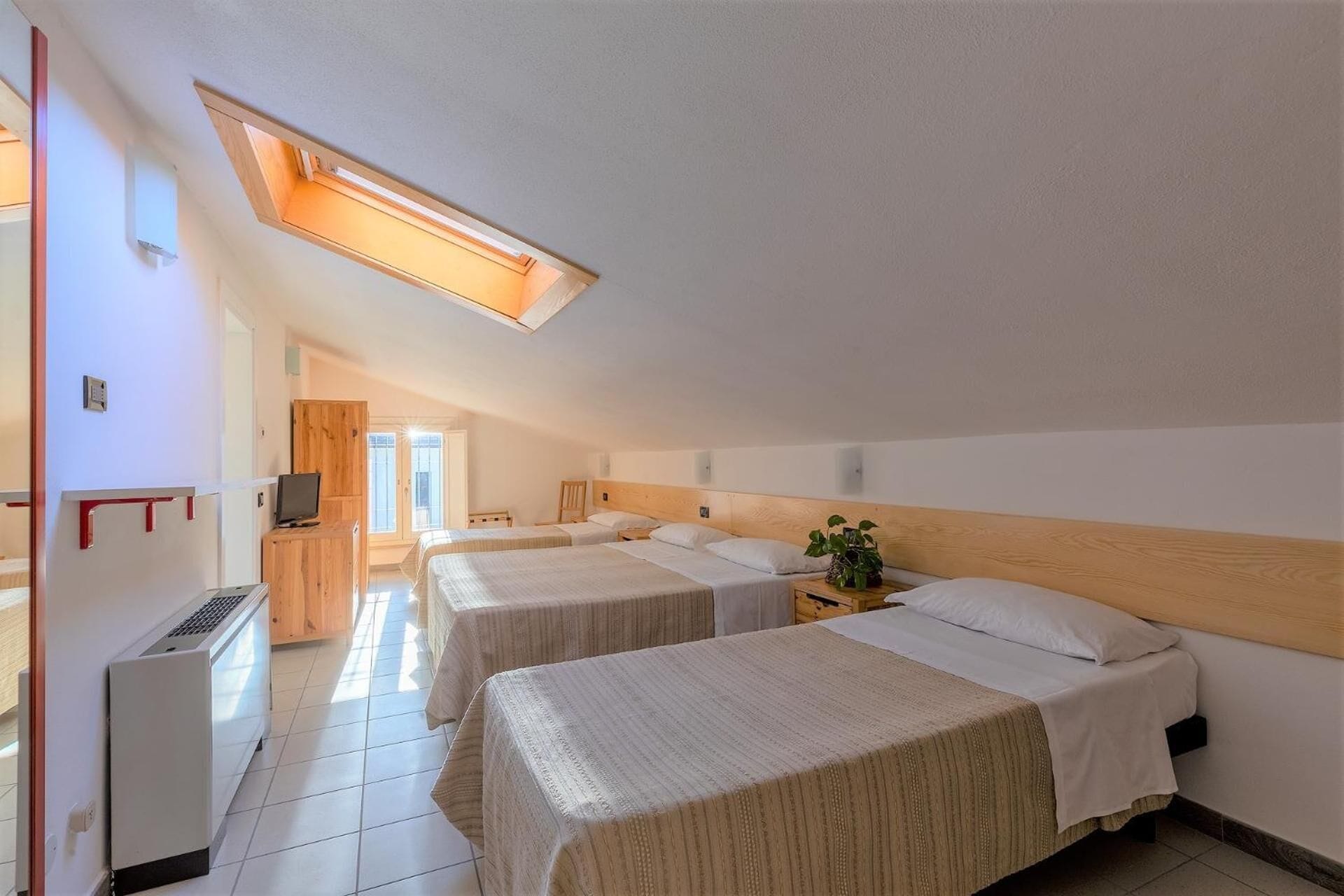 1 bedroom, in-room safe, desk, free wifi