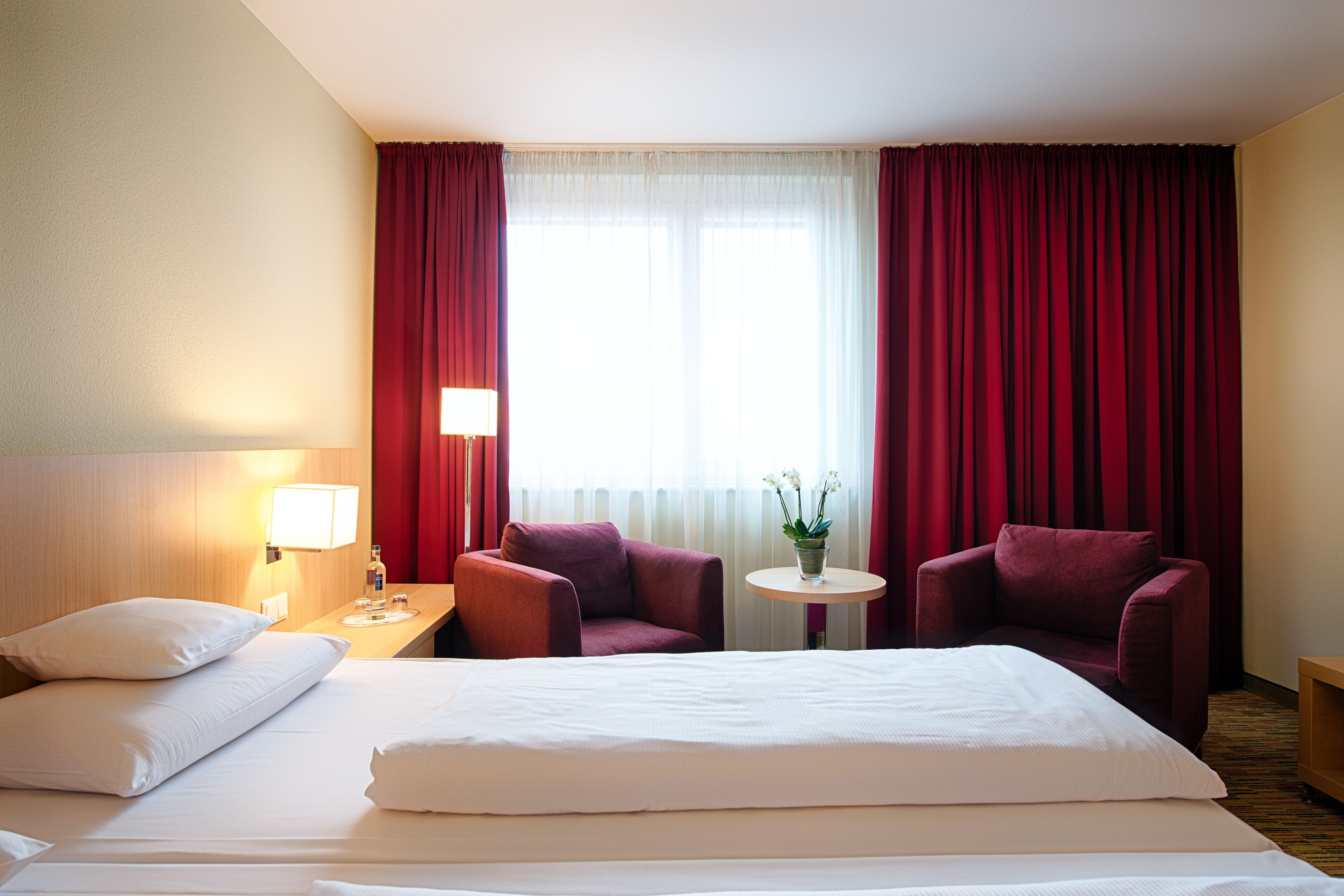 hypo-allergenic bedding, in-room safe, desk, laptop workspace