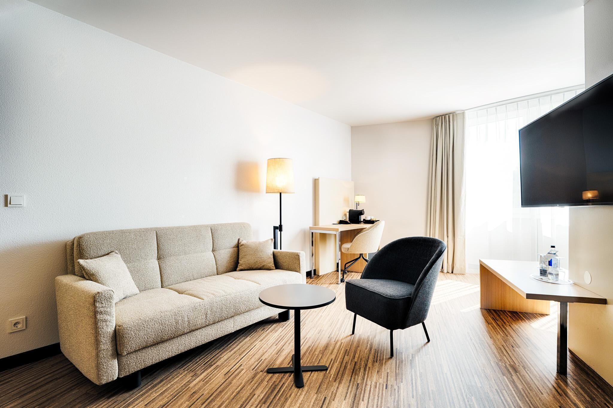 Literie hypoallergénique, coffres-forts dans les chambres, bureau