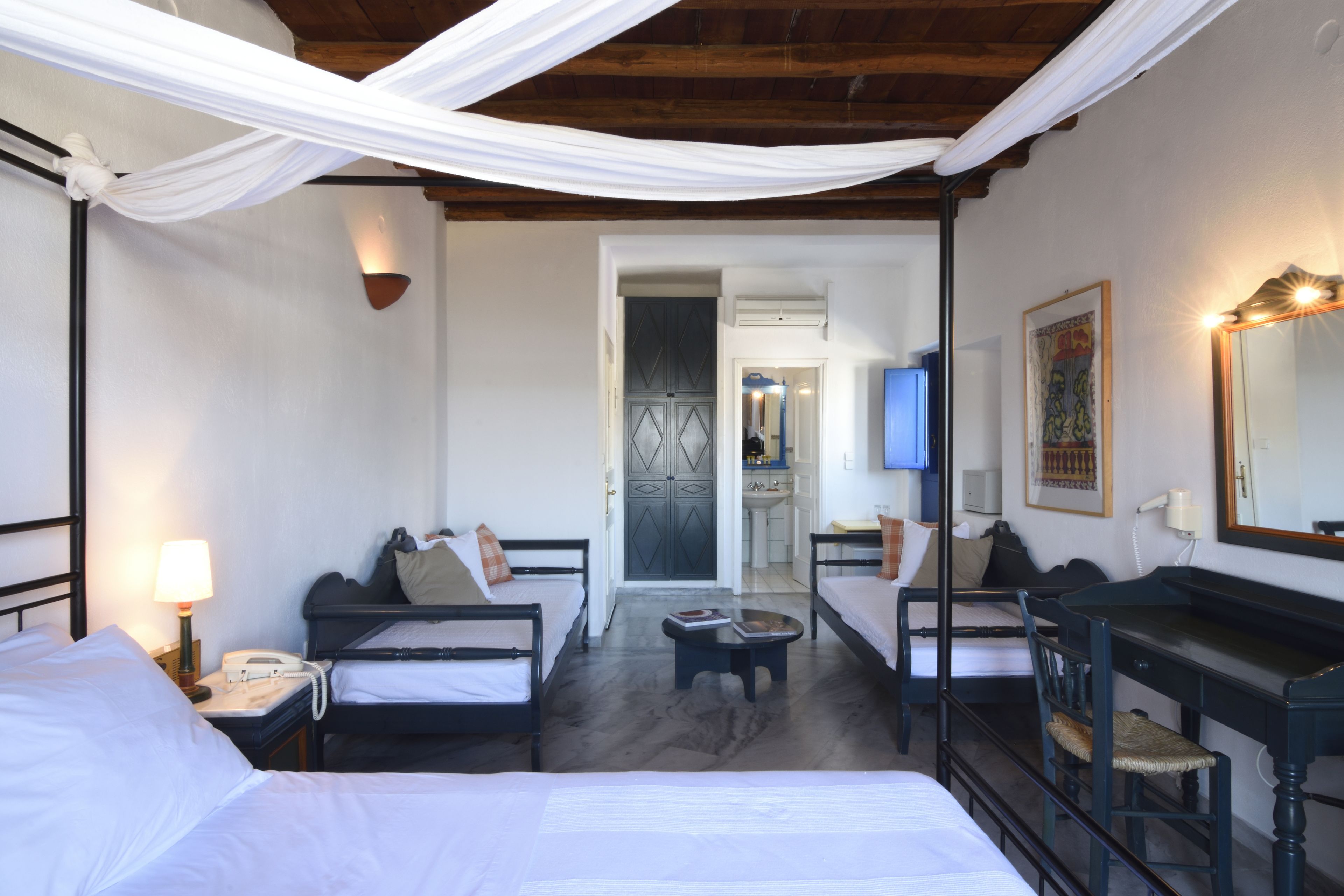 Honeymoon Suite (Maisonette) | In-room safe, desk, iron/ironing board