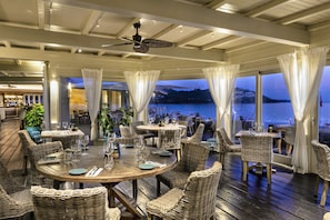 3 restaurants, breakfast, dinner served; Italian cuisine