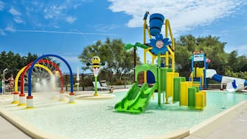 2 outdoor pools, pool umbrellas, pool loungers