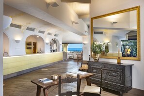 Lobby sitting area - Abi d'Oru Sardinian Beach Resort &Spa (Olbia)