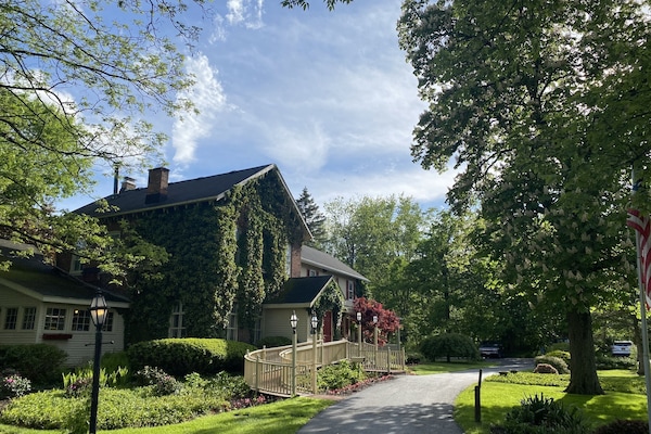 Mặt tiền nơi lưu trú