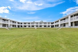 สระว่ายน้ำ