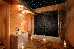 Sauna, baño de vapor, tratamientos corporales y aromaterapia