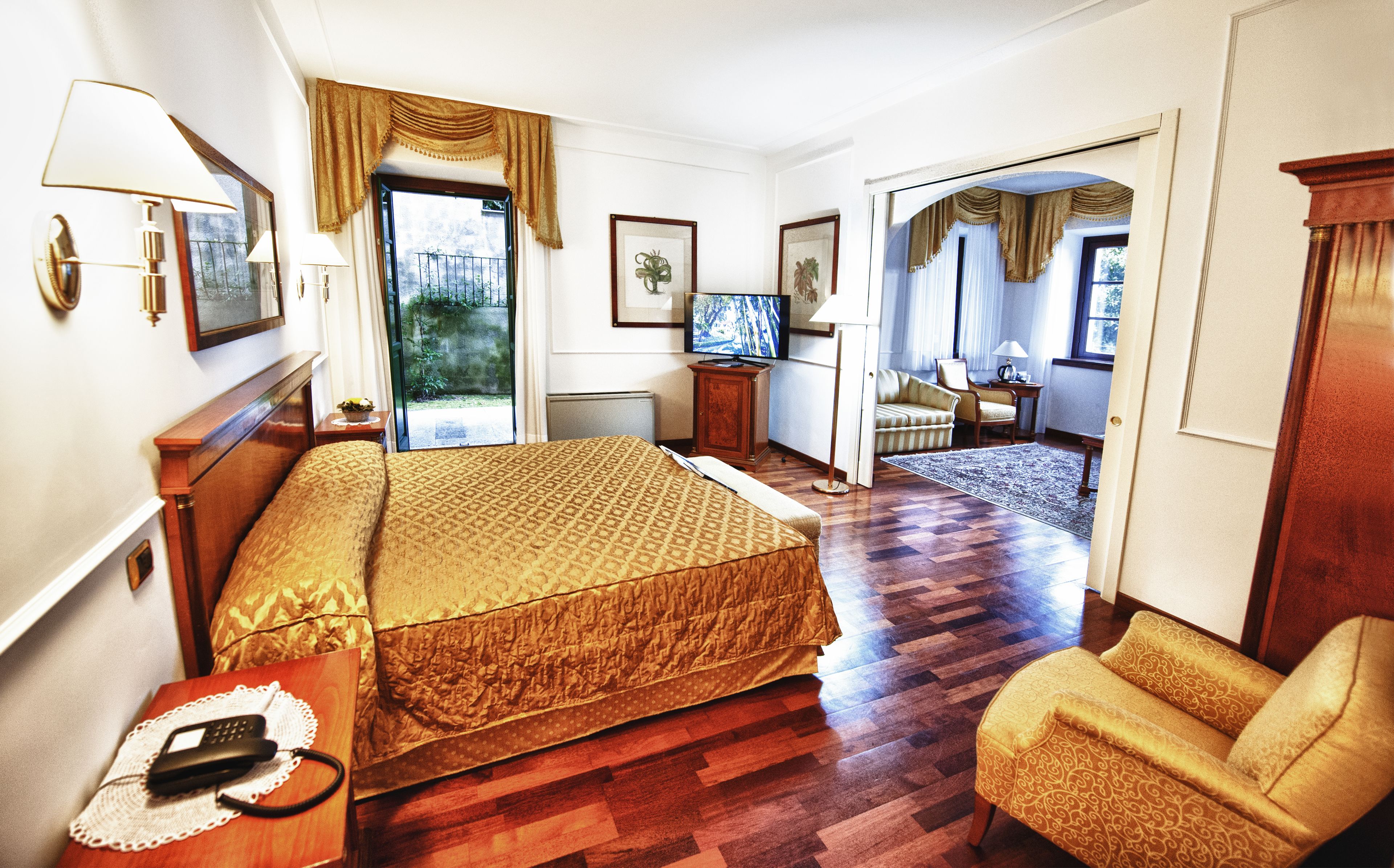 superior apartment, 1 bedroom, kitchen | 1 bedroom, minibar, in-room safe, blackout curtains