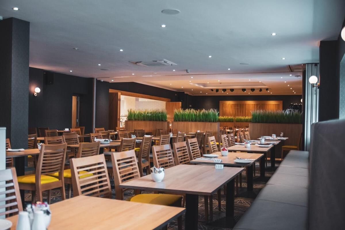 Desayuno inglés (GBP 12.95 por persona) 