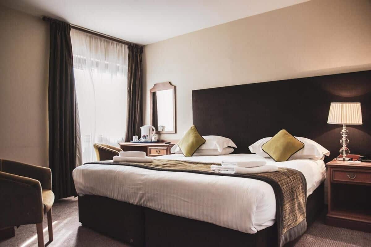 Double King | Desk, iron/ironing board, free WiFi, bed sheets