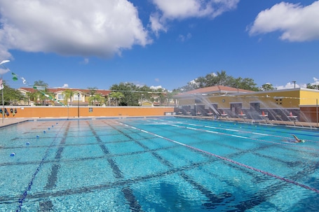 Piscina de natación o entrenamiento