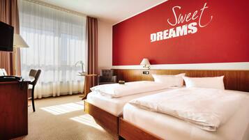 Zimmersafe, Schreibtisch, Babybetten, Zustellbetten