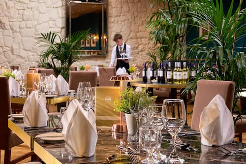 Dîner et souper servis sur place, cuisine internationale