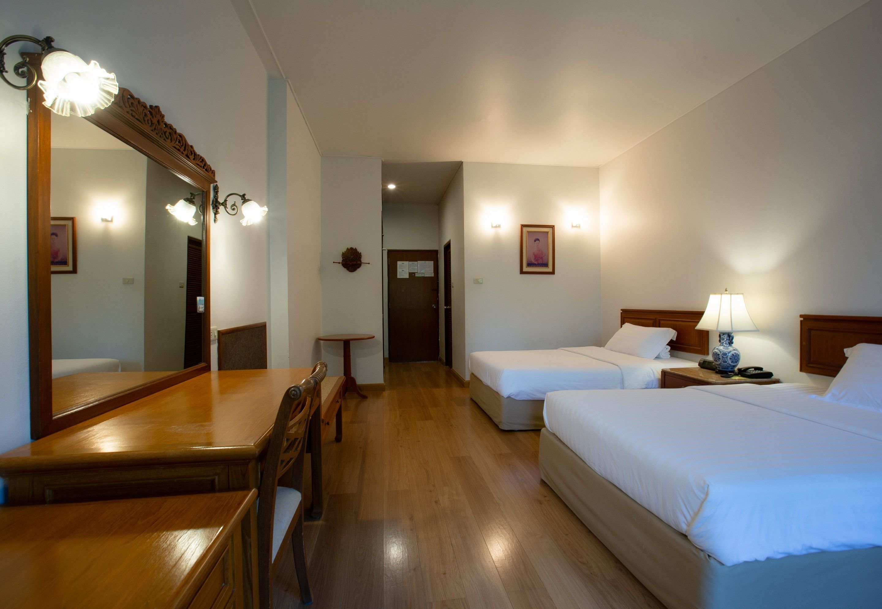 superior room (twin bed) | 1 bedroom, in-room safe, desk, blackout curtains