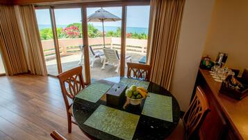 Svit - havsutsikt | Eget pentry | Kylskåp, kaffe- och tebryggare och vattenkokare