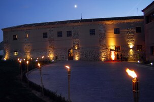 Fachada del alojamiento - Noche