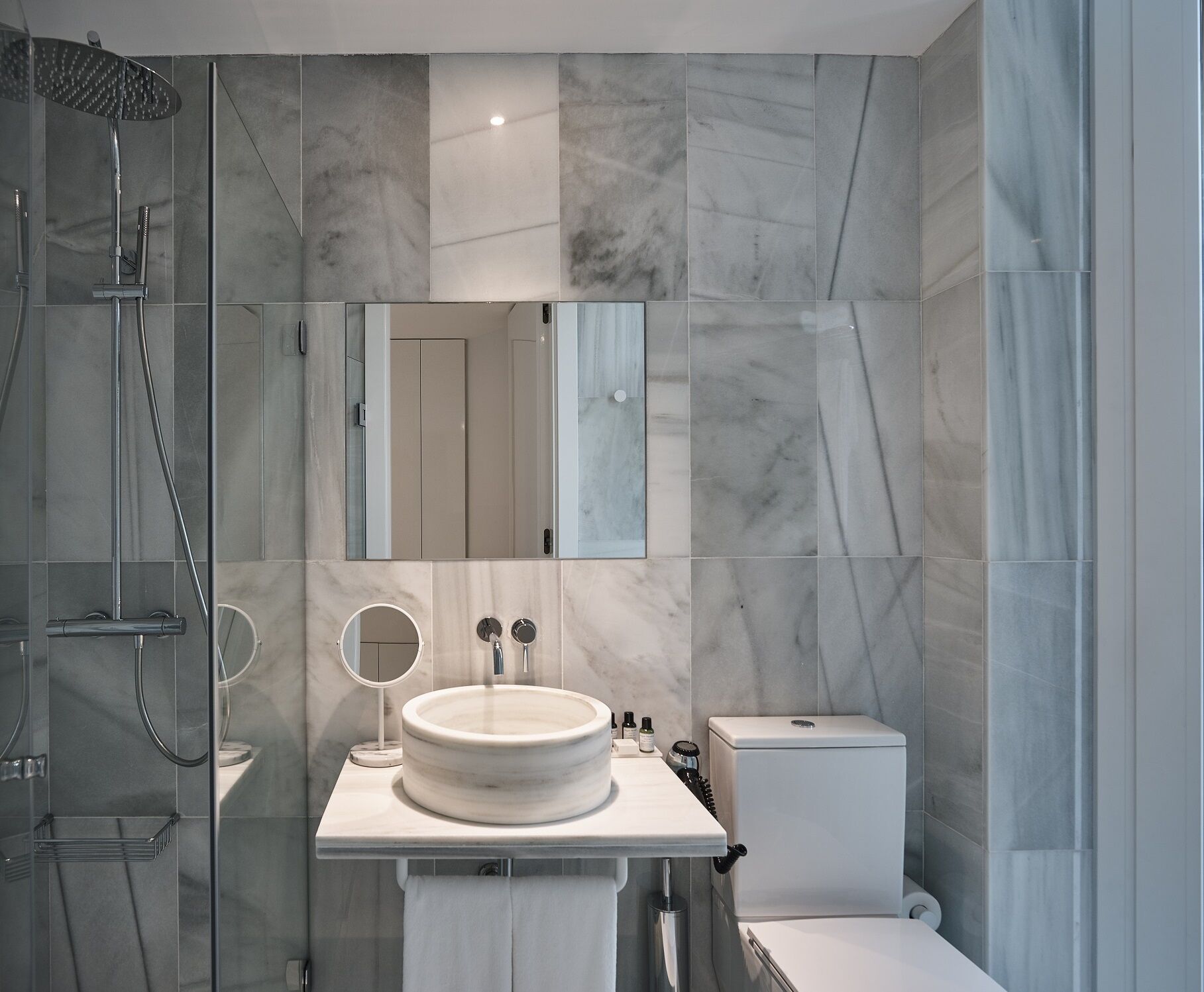 superior front room, sea view, balcony | bathroom | eco-friendly toiletries, hair dryer, towels, soap