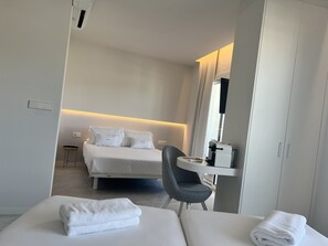Ropa de cama hipoalergénica y minibar 
