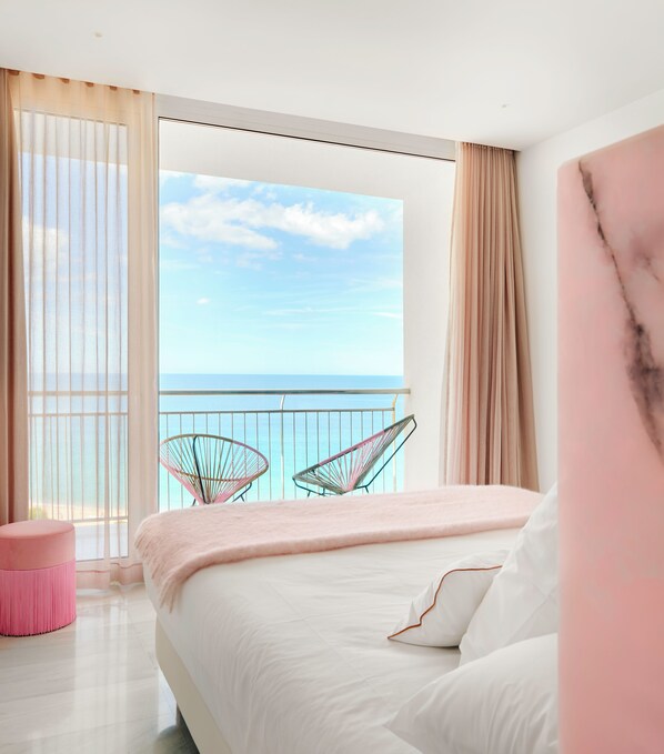 Junior Suite, Sea View | Hypo-allergenic bedding, minibar, in-room safe, individually decorated
