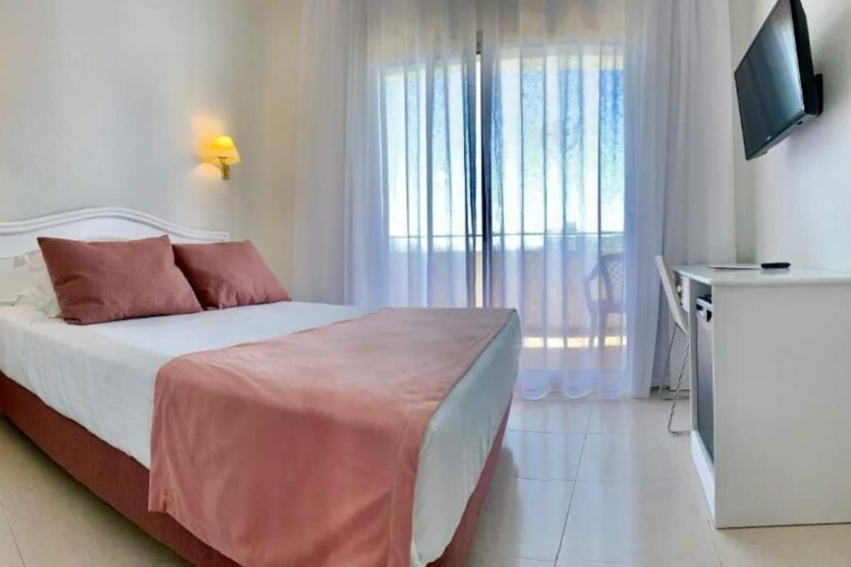 Classic-Doppelzimmer, Balkon, eingeschränkter Meerblick