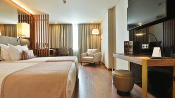 Quarto duplo executivo | Frigobar, cofres nos quartos, cortinas blackout, quartos à prova de som