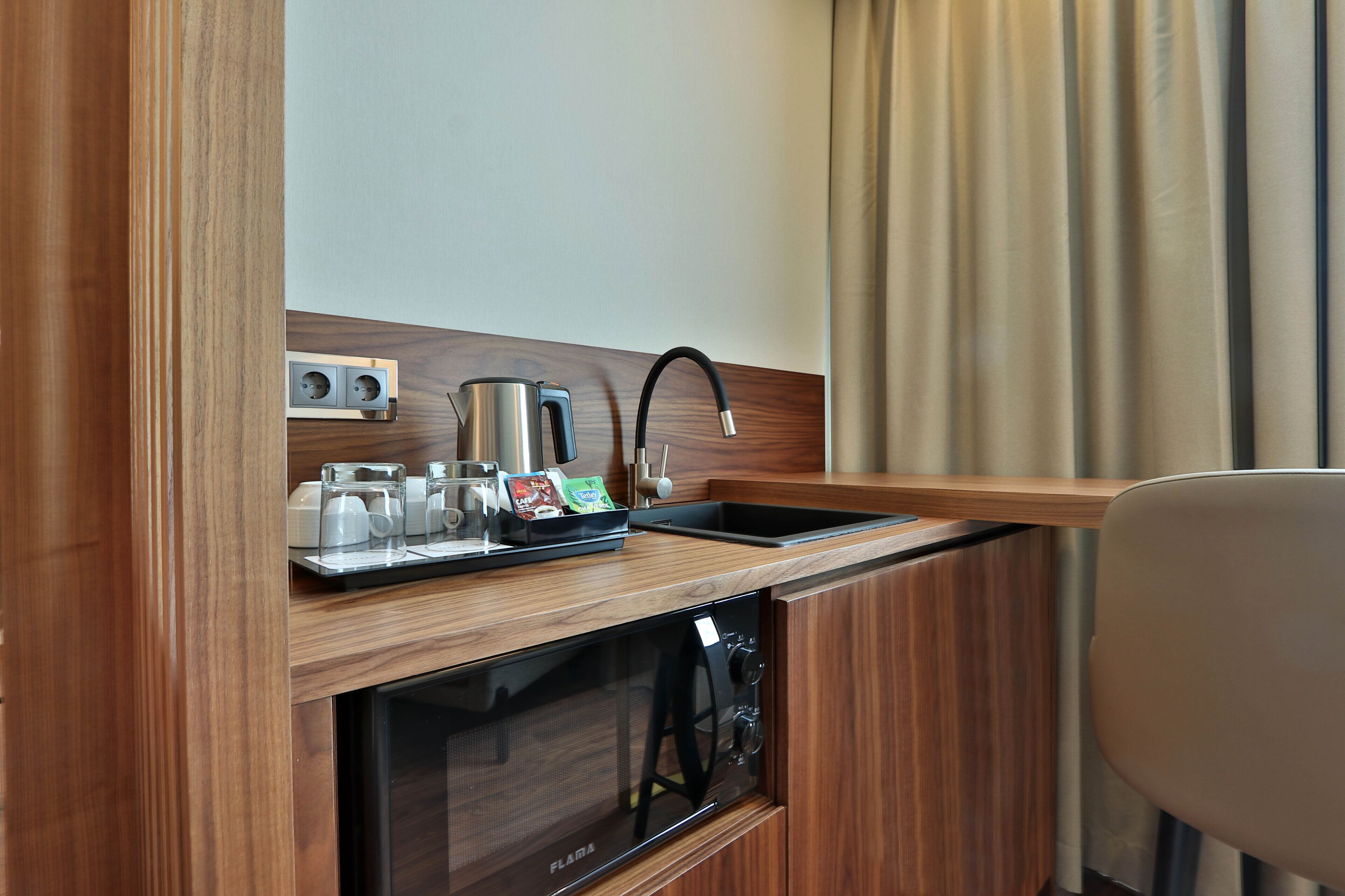 executive twin room | 1 bedroom, minibar, in-room safe, blackout curtains