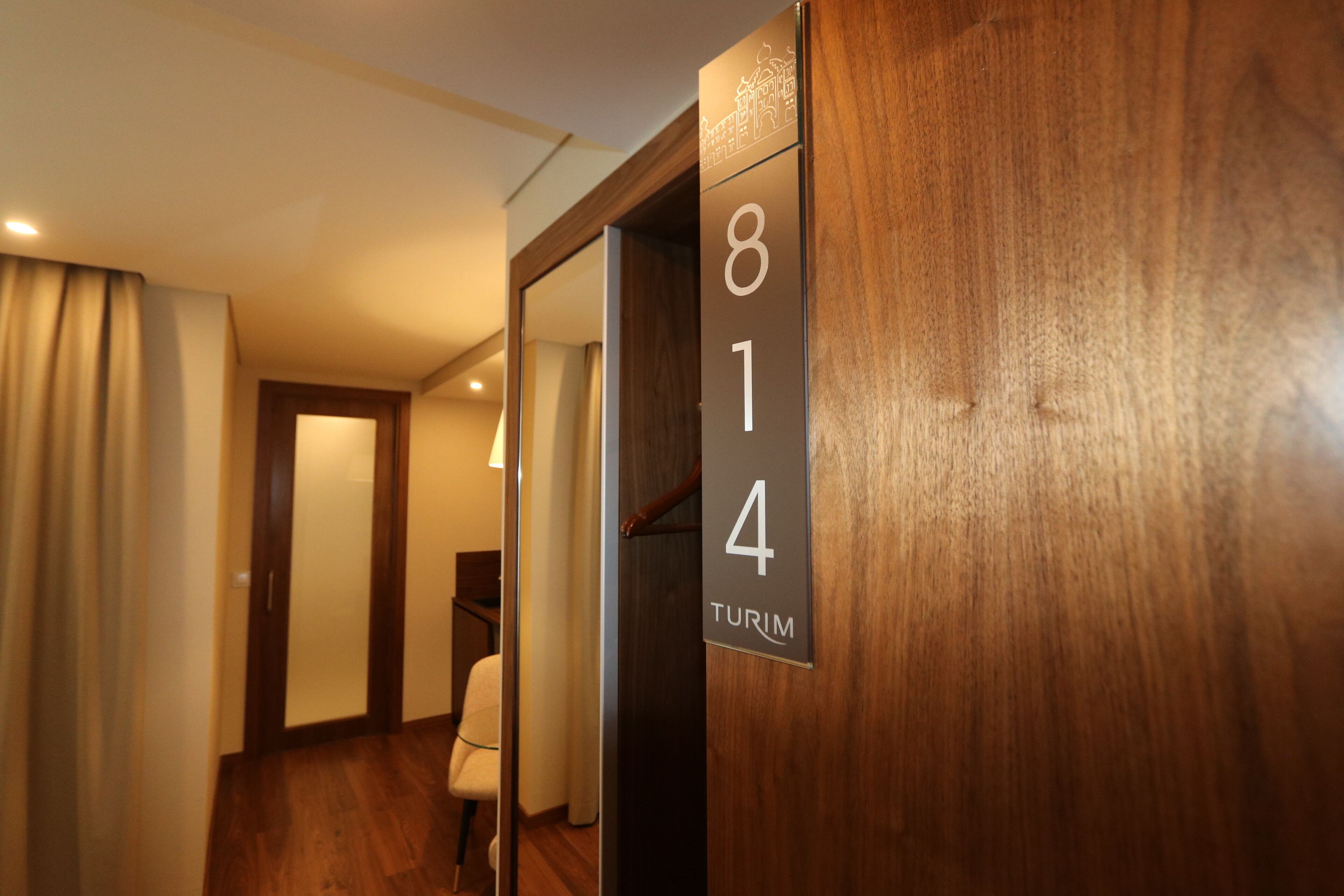 executive double room | 1 bedroom, minibar, in-room safe, blackout curtains