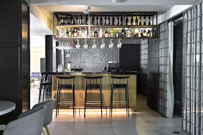 Bar (on property) - Aqualuz Lagos by The Editory (Lagos)