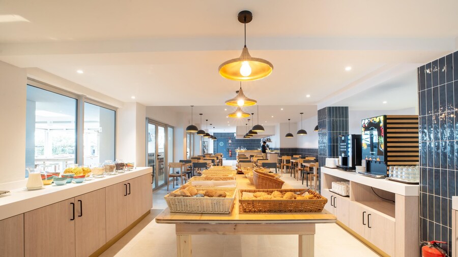 Aqualuz Lagos by The Editory