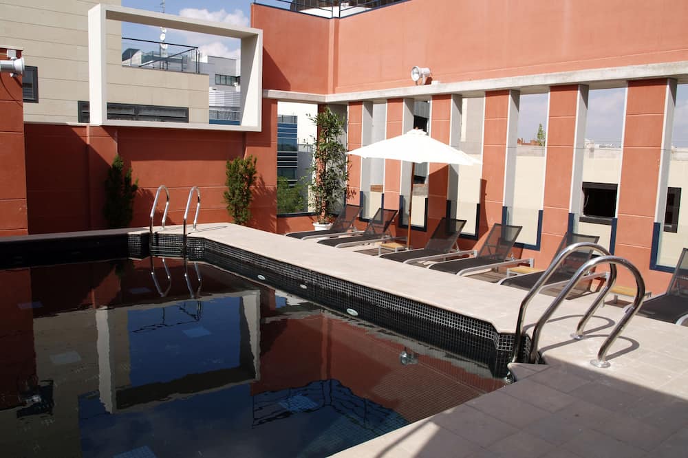 Eco Alcala Suites