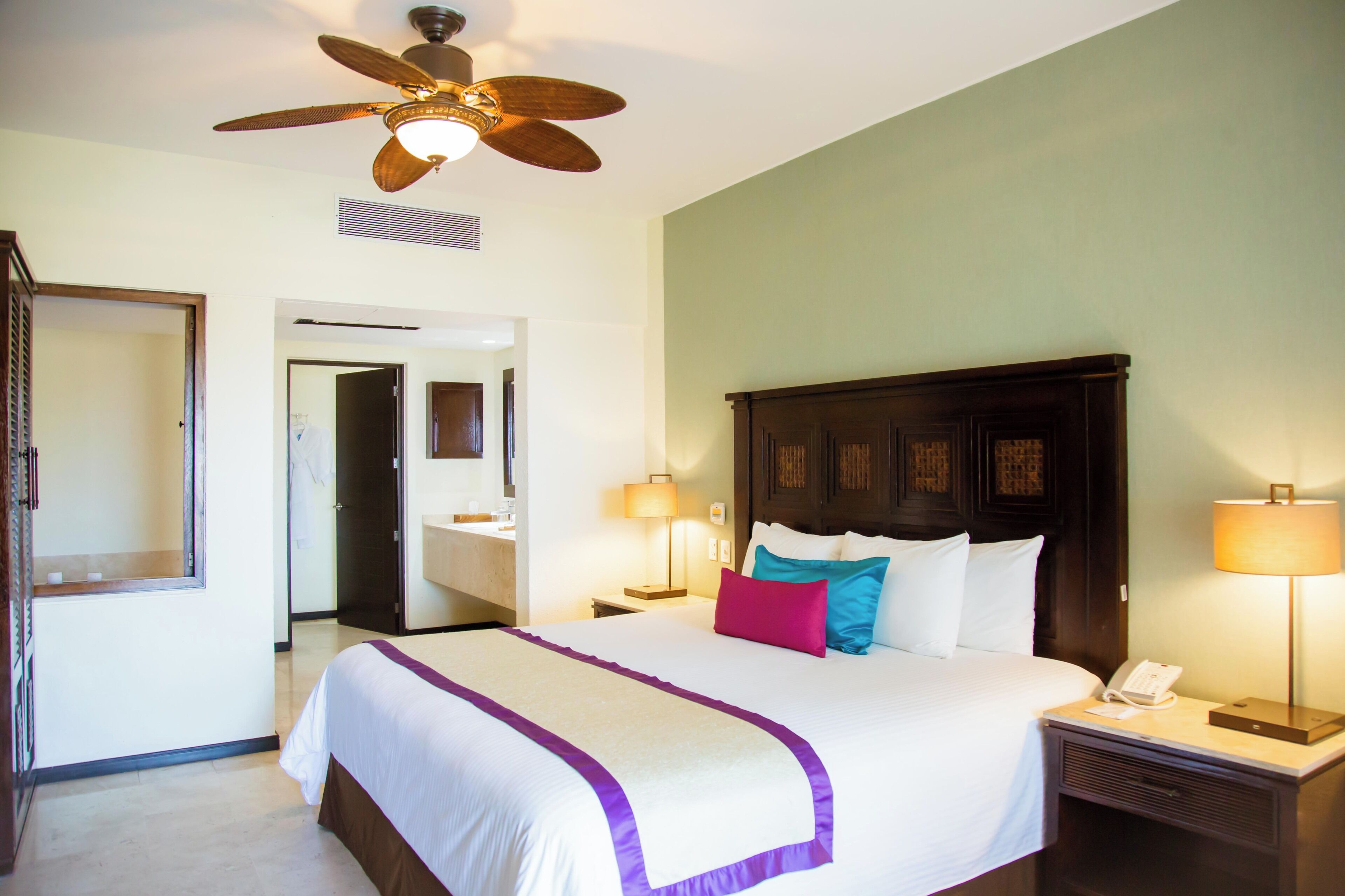 Habitación superior | Ropa de cama de alta calidad y edredón 