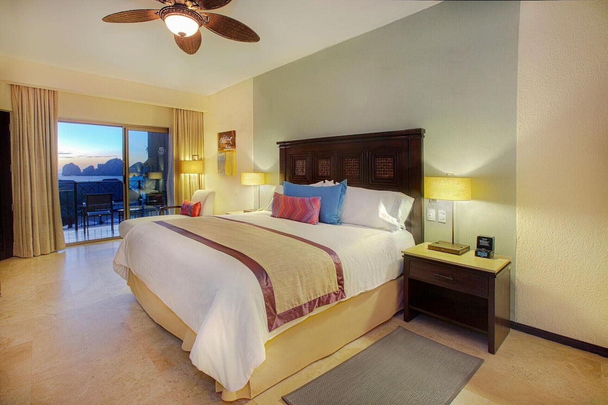 Premium bedding, down duvets, in-room safe, blackout curtains