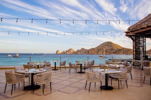 3 restaurantes; se sirven desayunos