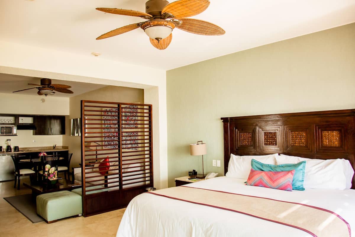 Premium bedding, down duvets, in-room safe, blackout curtains