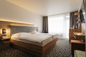 Comfort Double Room | Hypo-allergenic bedding, in-room safe, desk, laptop workspace