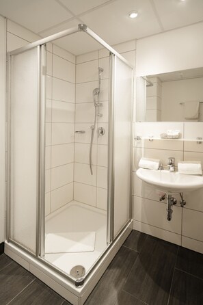 Deluxe Double Room | Bathroom