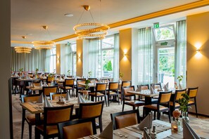 Daily buffet breakfast (EUR 18.00 per person)