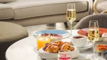 Daily buffet breakfast (EUR 27 per person)