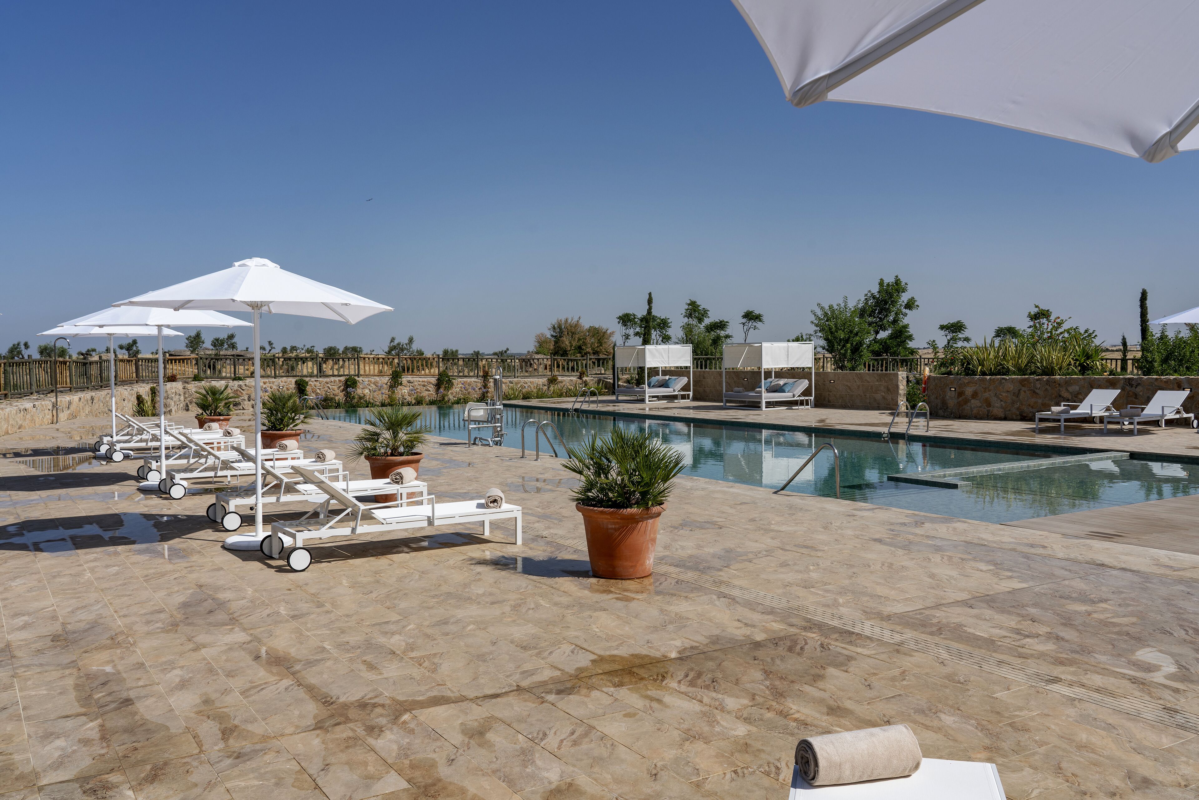 Piscine extérieure (ouverte en saison)