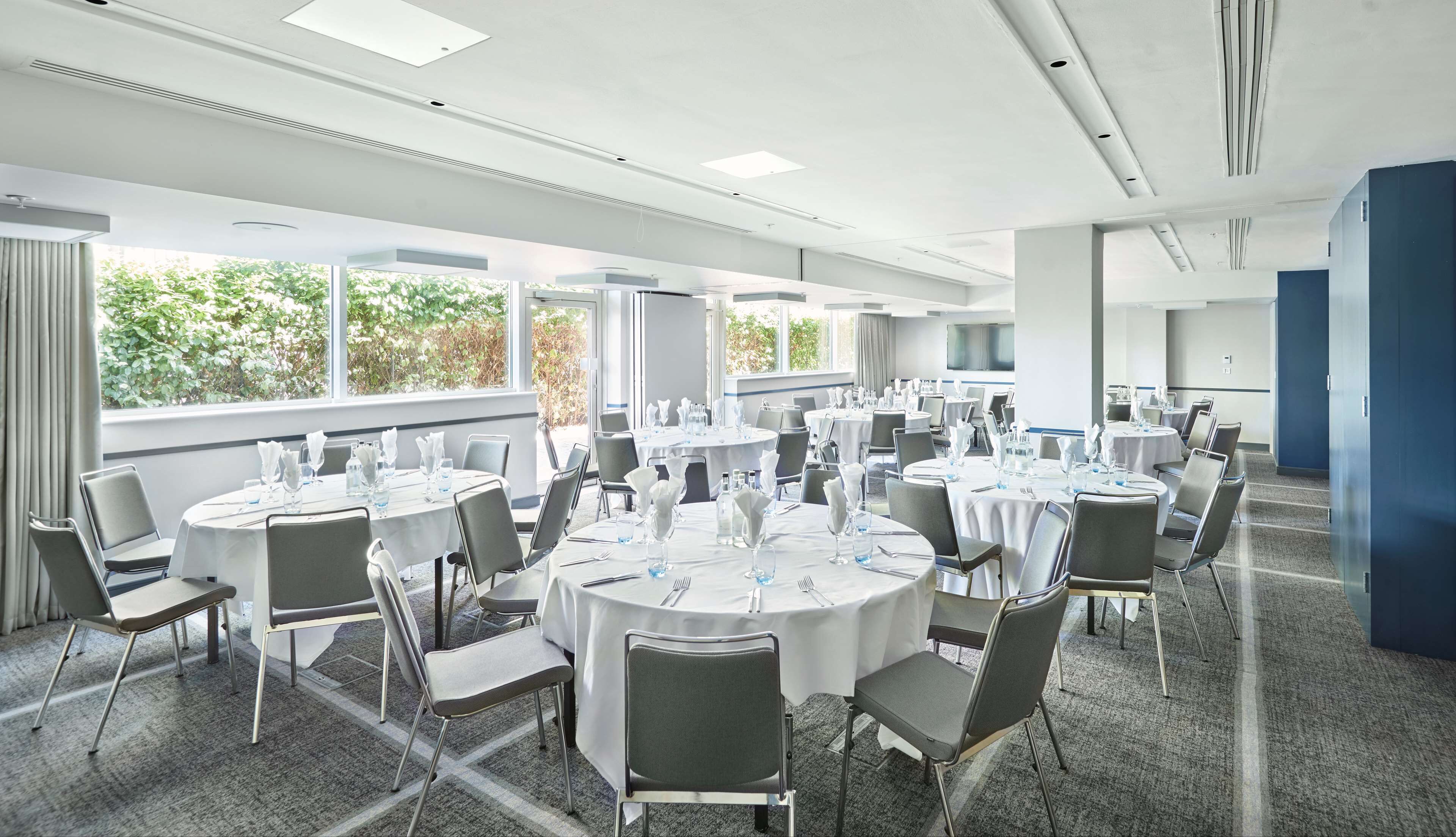 Photo - Hyatt Place London Heathrow Airport